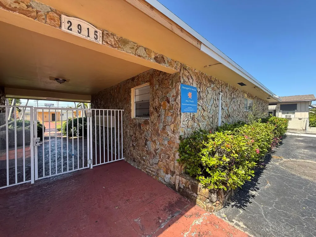 2915 Jackson Street Hollywood FL 33020