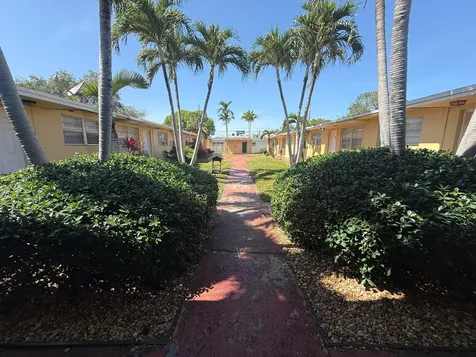2915 Jackson Street Hollywood FL 33020
