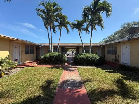 2915 Jackson Street Hollywood FL 33020