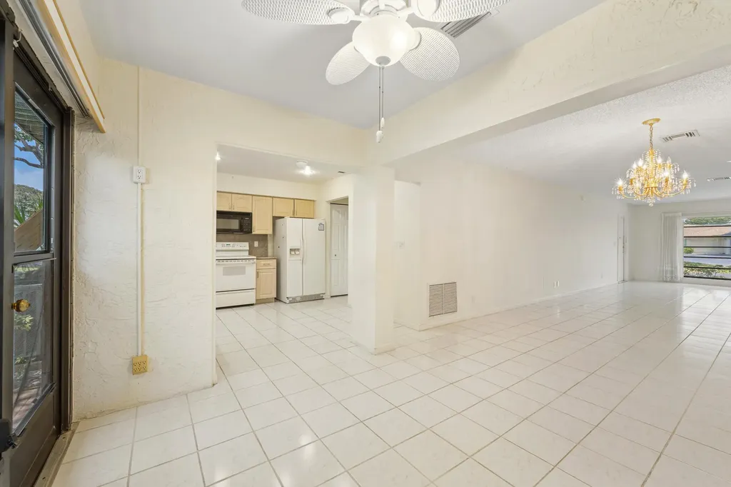 4675 Robinwood Circle Boynton Beach FL 33436