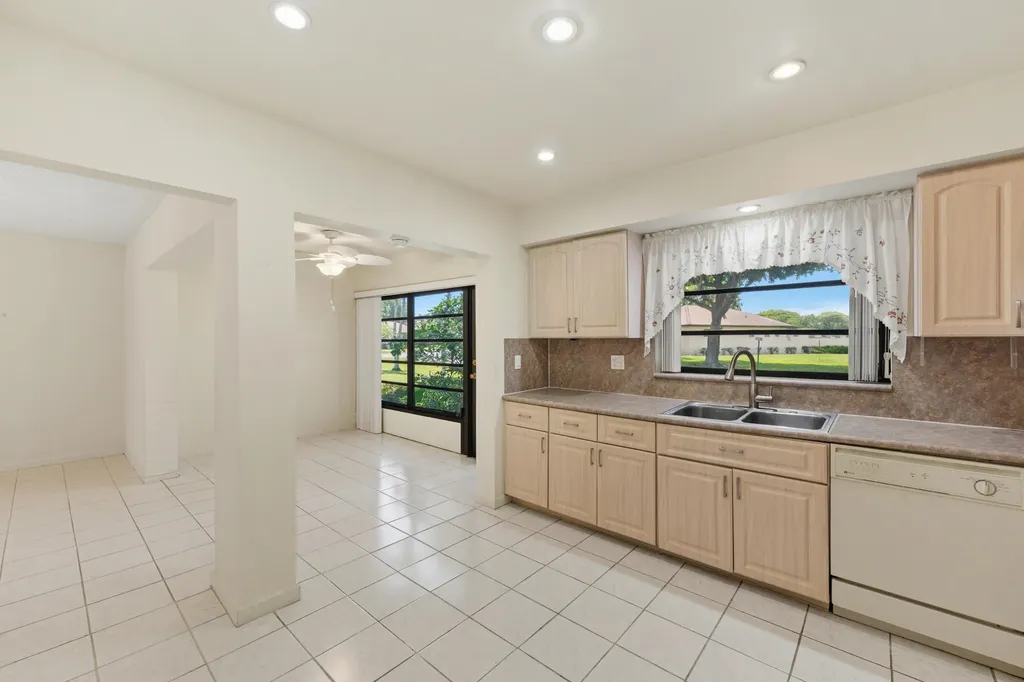 4675 Robinwood Circle Boynton Beach FL 33436