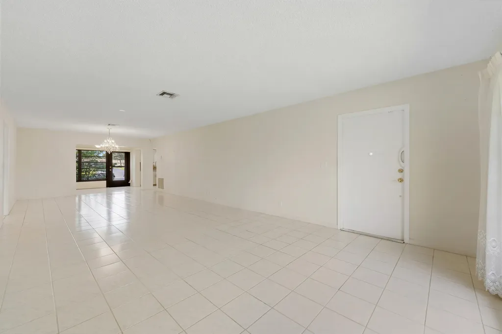 4675 Robinwood Circle Boynton Beach FL 33436