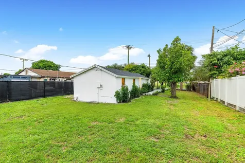107 SW 4th Avenue Delray Beach FL 33444