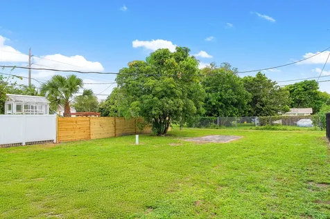 107 SW 4th Avenue Delray Beach FL 33444