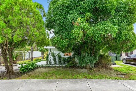 107 SW 4th Avenue Delray Beach FL 33444