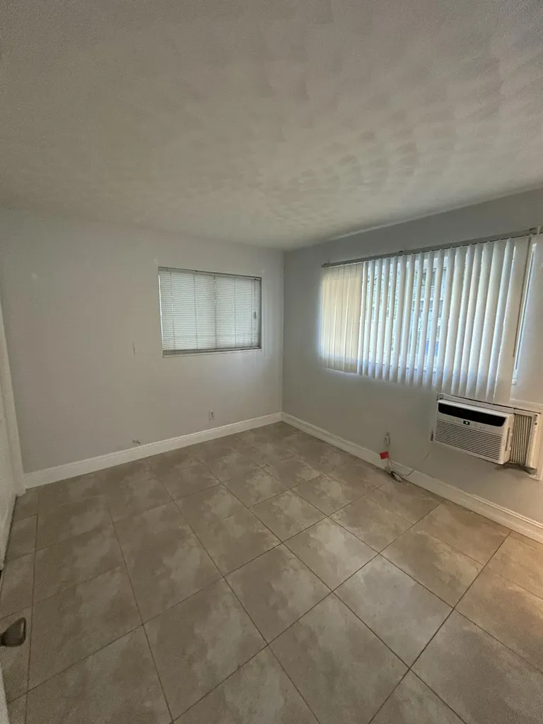 925 NE 17th Avenue Fort Lauderdale FL 33304