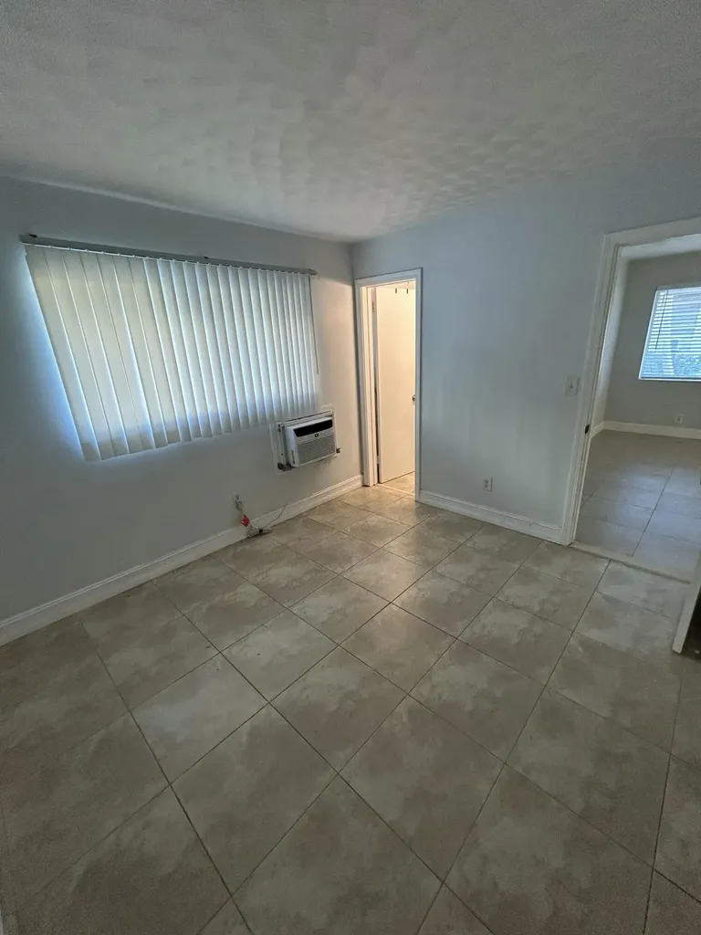 925 NE 17th Avenue Fort Lauderdale FL 33304
