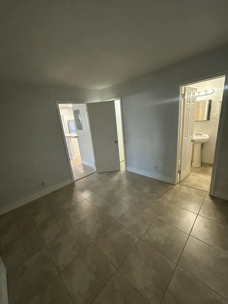 925 NE 17th Avenue Fort Lauderdale FL 33304