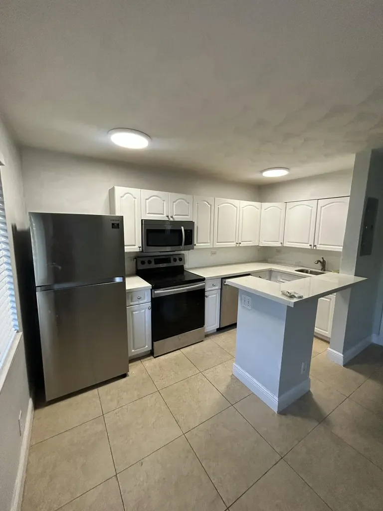 925 NE 17th Avenue Fort Lauderdale FL 33304