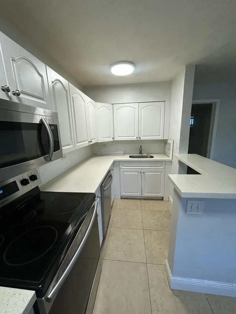 925 NE 17th Avenue Fort Lauderdale FL 33304