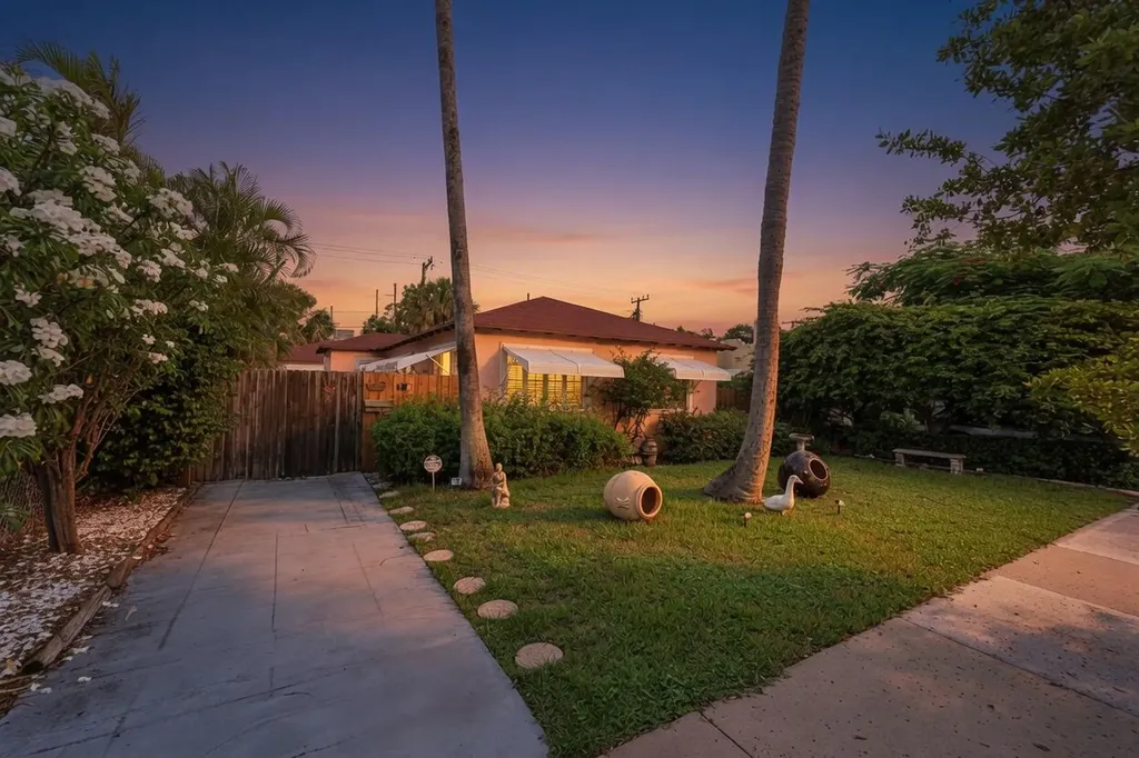 427 58th Street West Palm Beach FL 33407