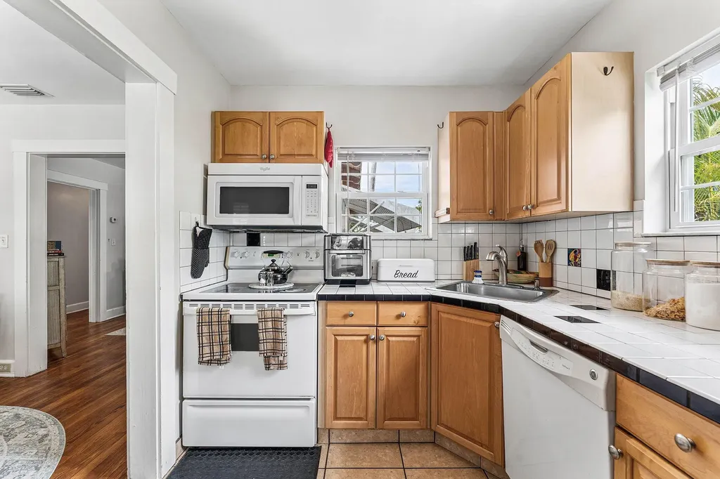 427 58th Street West Palm Beach FL 33407