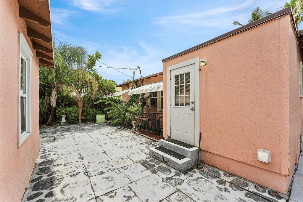 427 58th Street West Palm Beach FL 33407