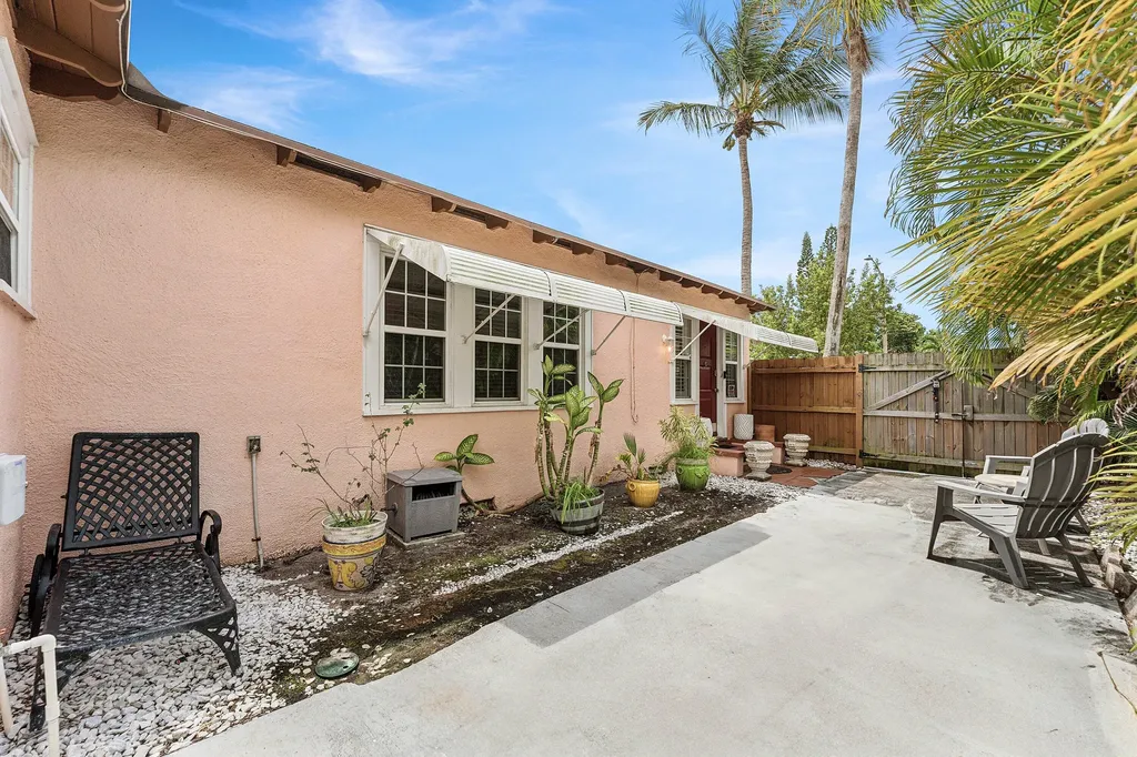 427 58th Street West Palm Beach FL 33407