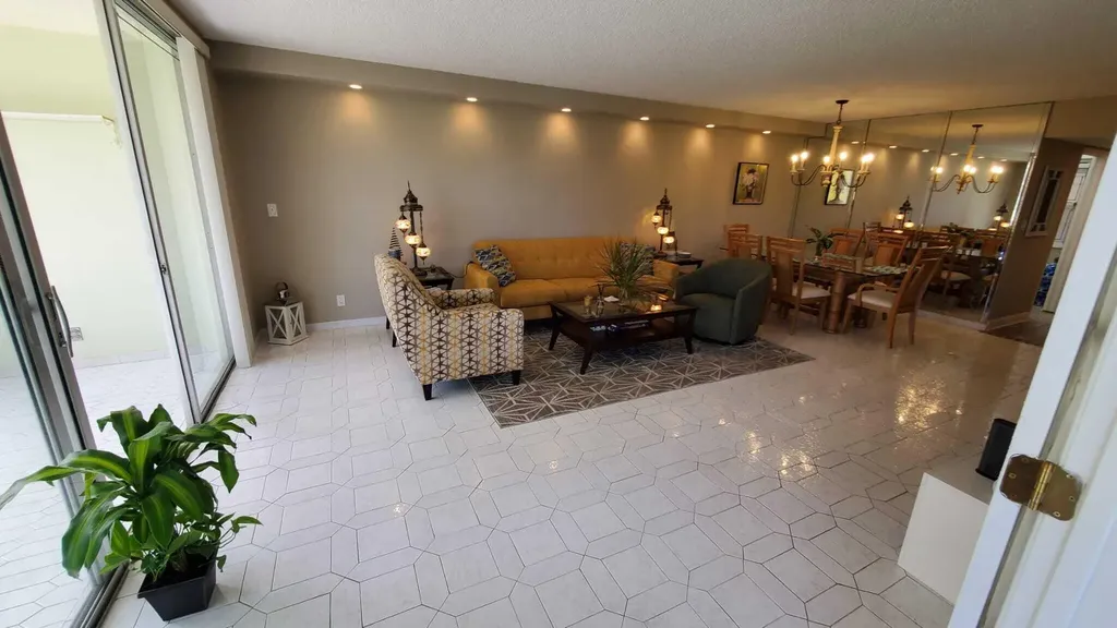 3800 Oaks Clubhouse Drive Pompano Beach FL 33069