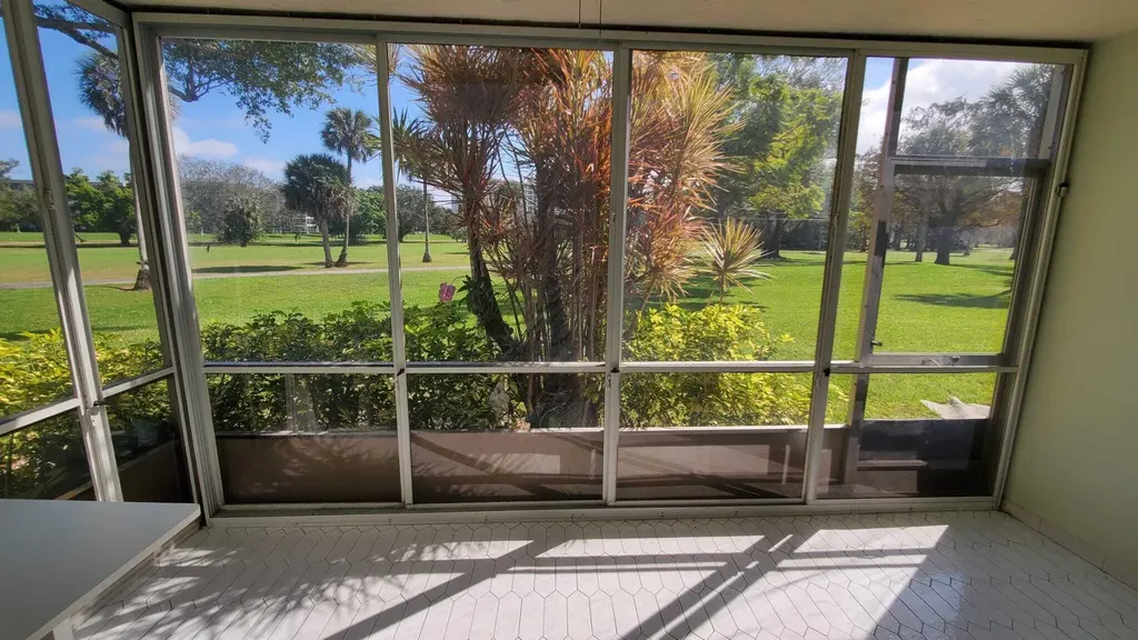 3800 Oaks Clubhouse Drive Pompano Beach FL 33069