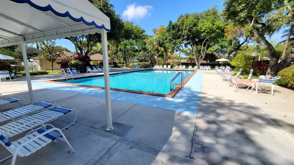 3800 Oaks Clubhouse Drive Pompano Beach FL 33069