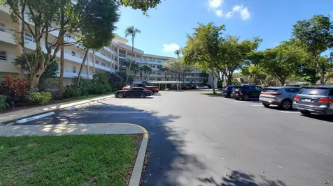 3800 Oaks Clubhouse Drive Pompano Beach FL 33069