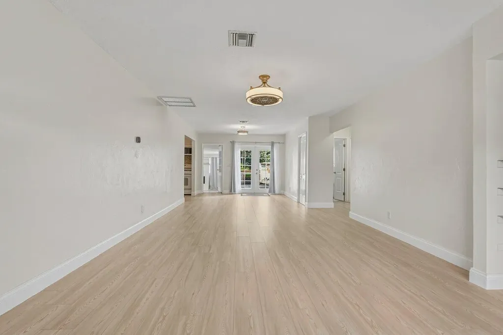 254 SW 6th Street Dania Beach FL 33004