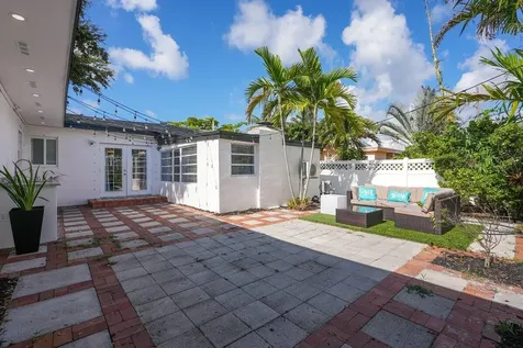 254 SW 6th Street Dania Beach FL 33004
