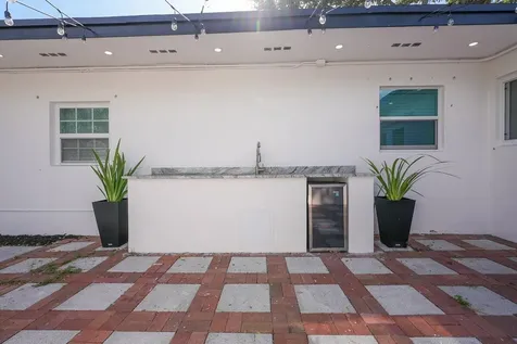 254 SW 6th Street Dania Beach FL 33004