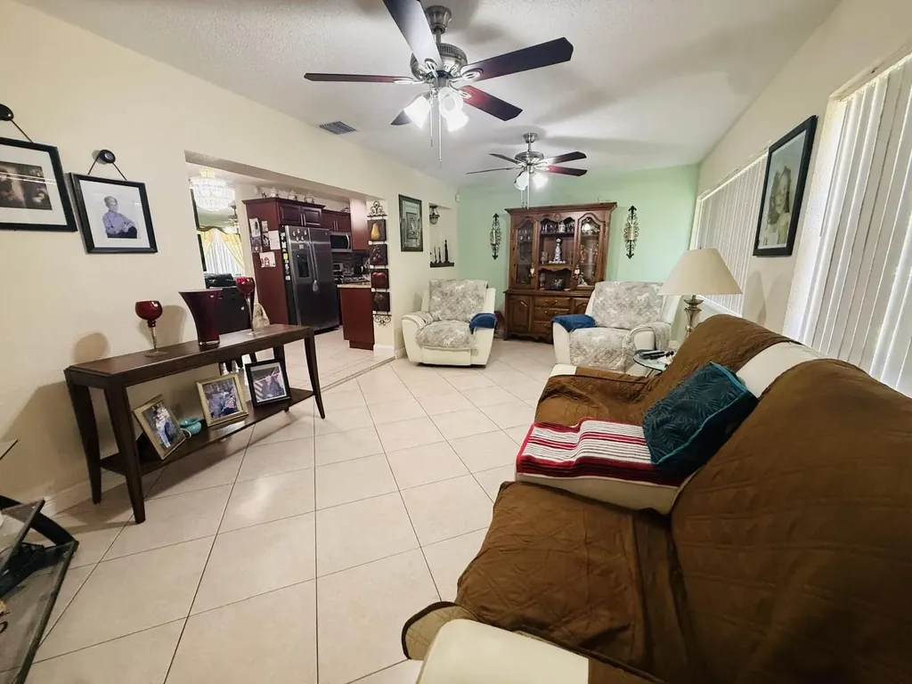 3335 10th Avenue N Palm Springs FL 33461
