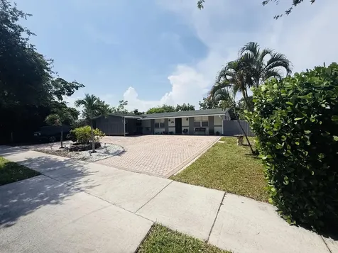 3335 10th Avenue N Palm Springs FL 33461