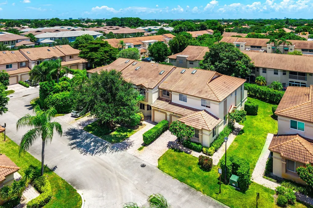 6757 Via Regina Boca Raton FL 33433
