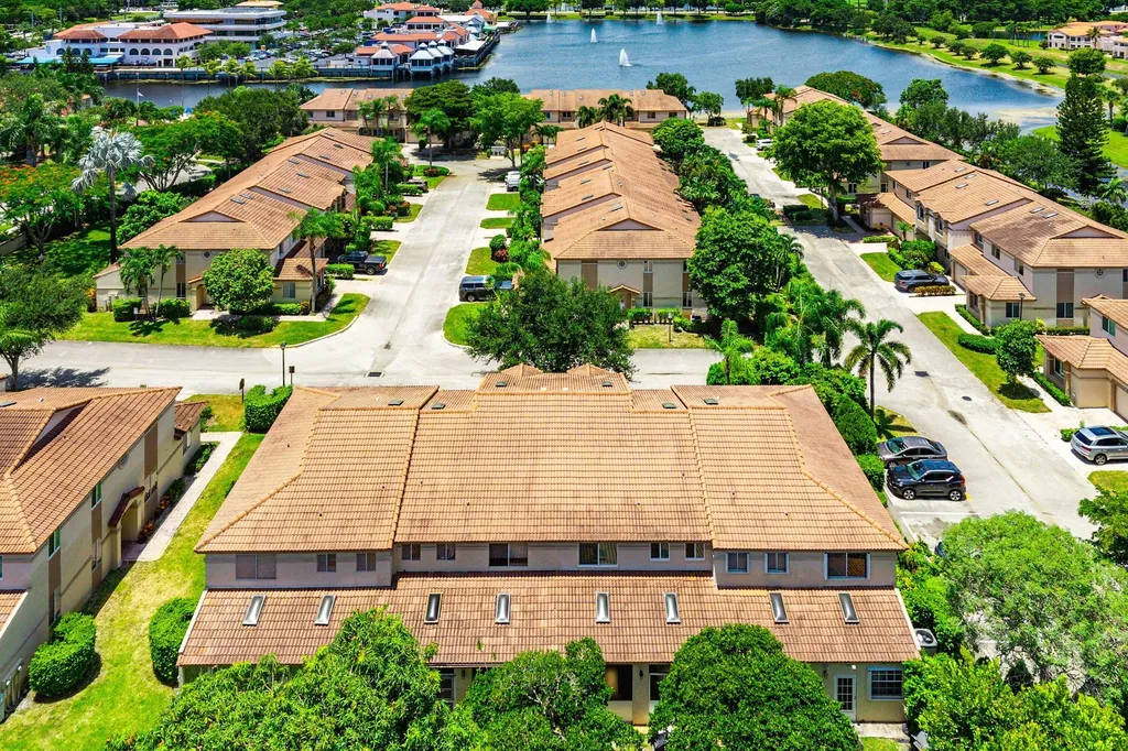 6757 Via Regina Boca Raton FL 33433