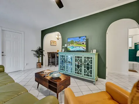 125 NE 21st Court Wilton Manors FL 33305