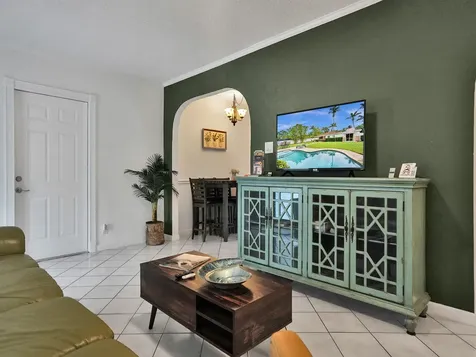 125 NE 21st Court Wilton Manors FL 33305