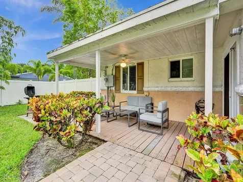 125 NE 21st Court Wilton Manors FL 33305
