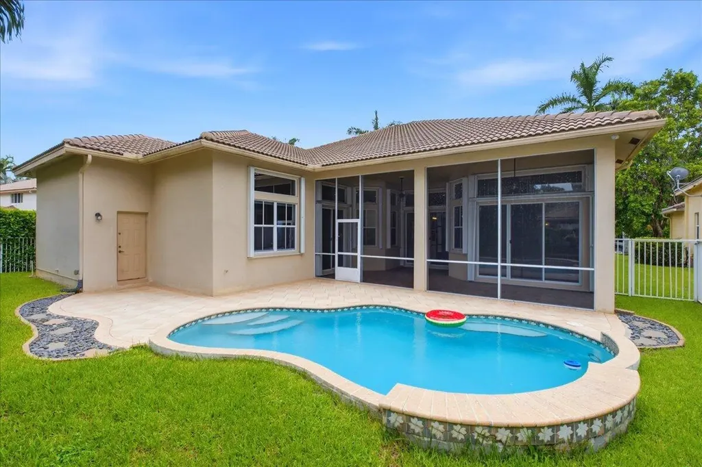 2458 Greenbrier Court Weston FL 33327