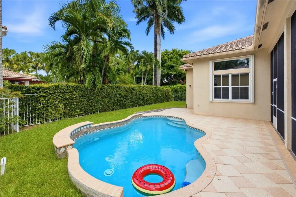 2458 Greenbrier Court Weston FL 33327