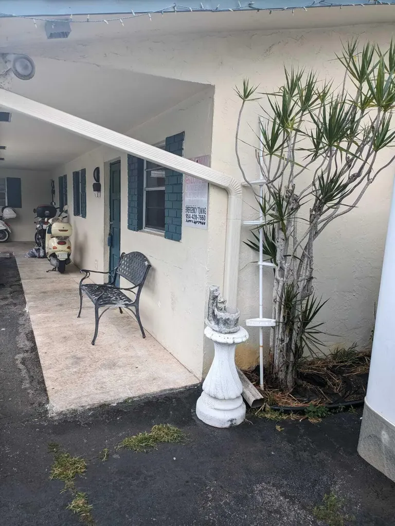 4000 NW Woodside Drive Coral Springs FL 33065