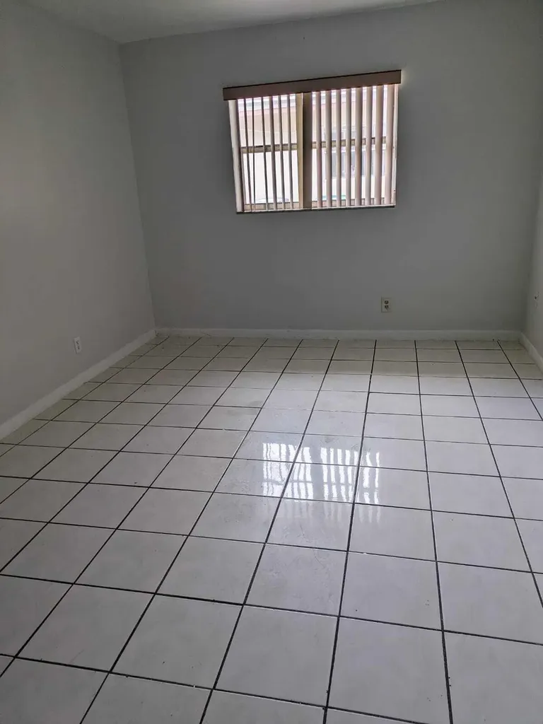 4000 NW Woodside Drive Coral Springs FL 33065
