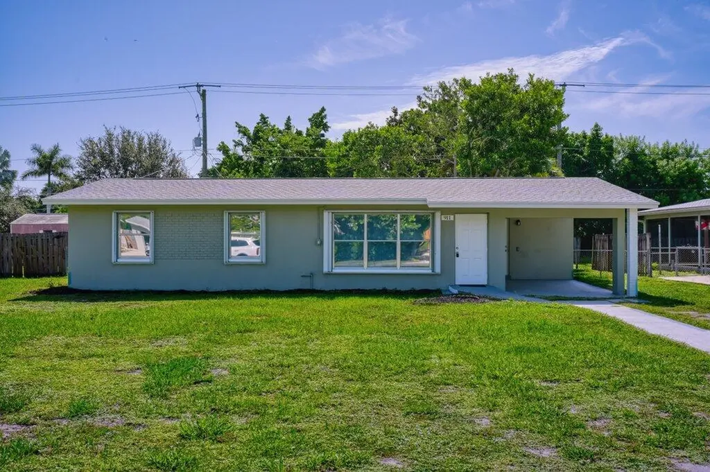 911 SE Dolphin Drive Stuart FL 34996