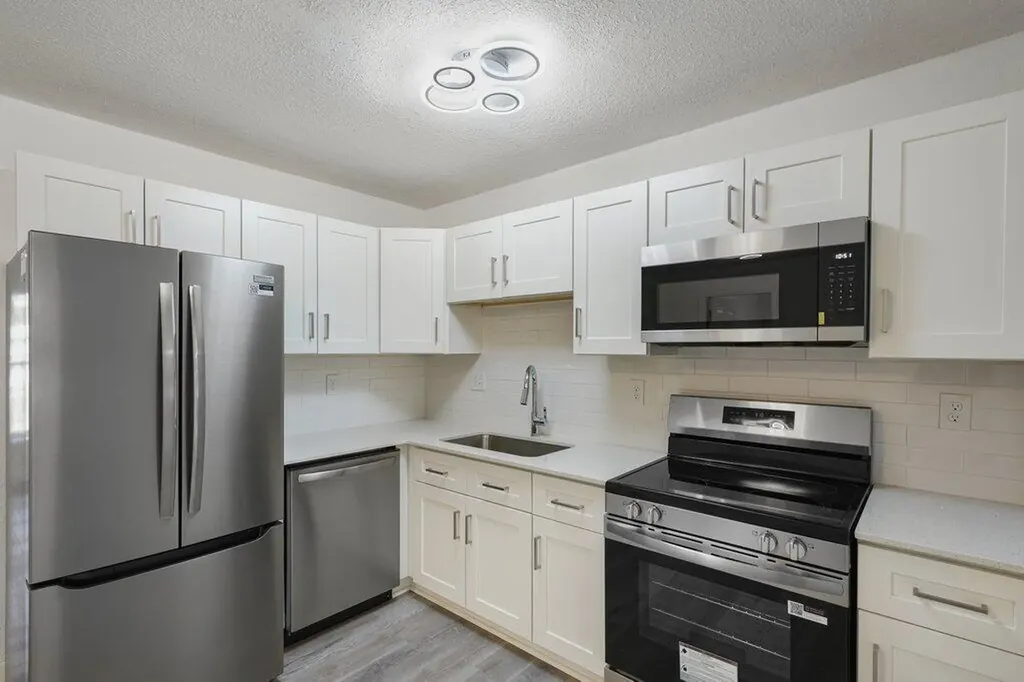 911 SE Dolphin Drive Stuart FL 34996