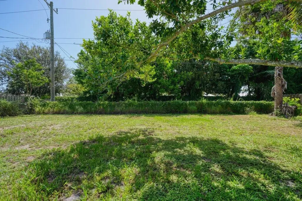 911 SE Dolphin Drive Stuart FL 34996