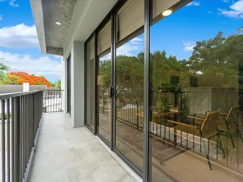 1053 NW 29th Street Miami FL 33127