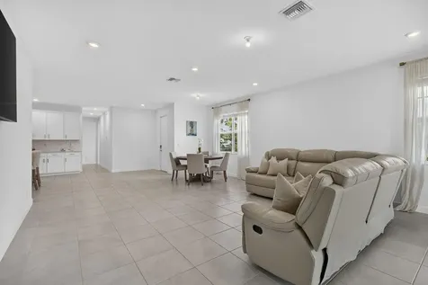 1332 Haywagon Trail Loxahatchee FL 33470