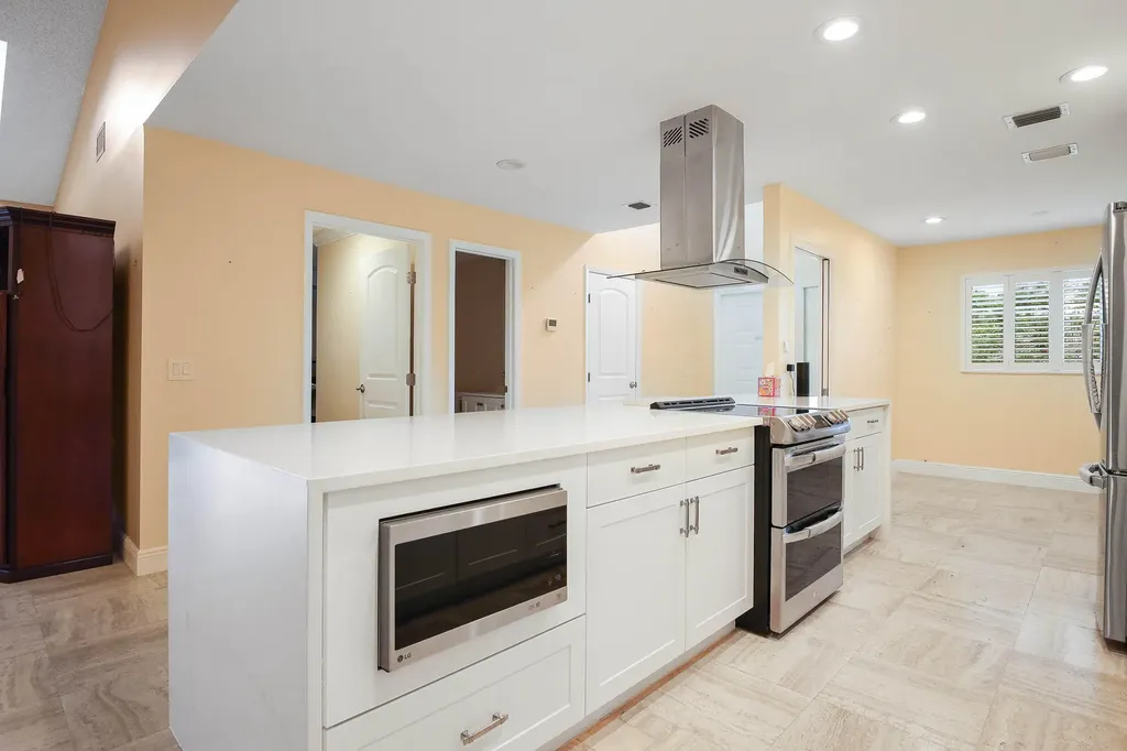 6845 Fountains Circle Lake Worth FL 33467