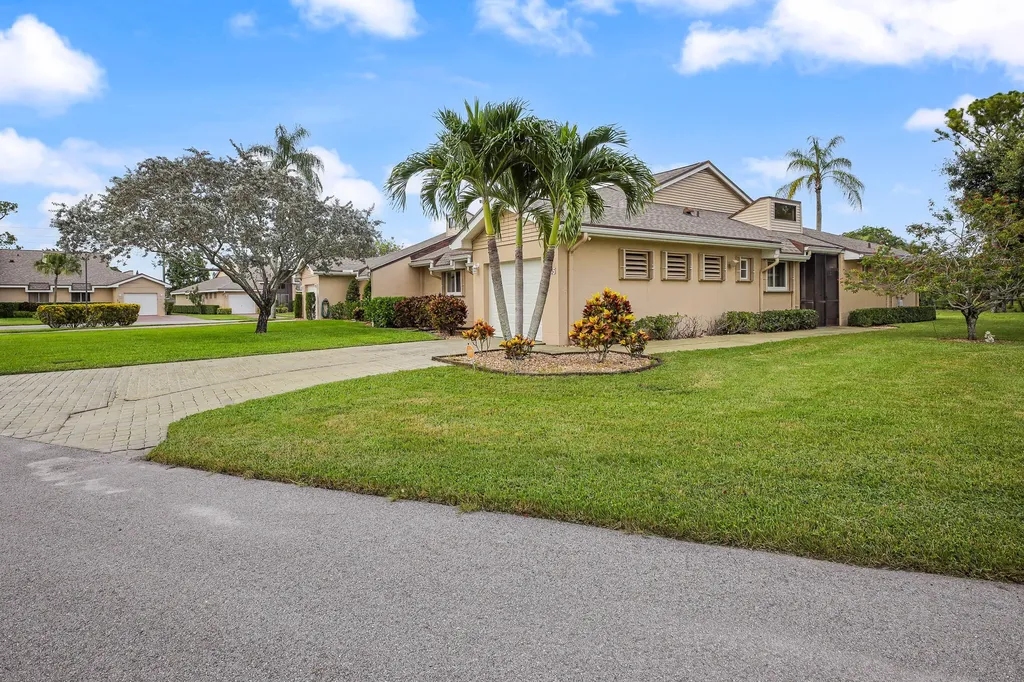 6845 Fountains Circle Lake Worth FL 33467