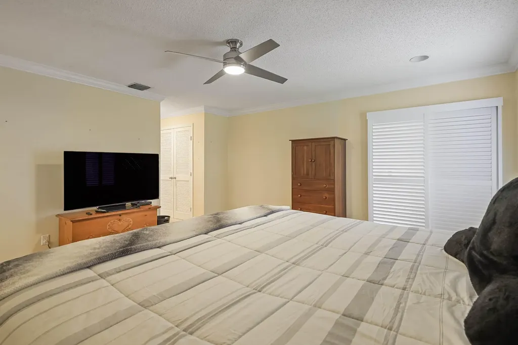 6845 Fountains Circle Lake Worth FL 33467