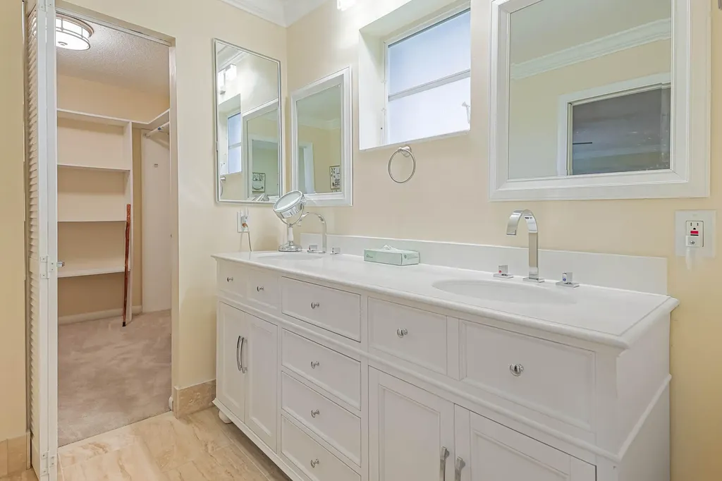 6845 Fountains Circle Lake Worth FL 33467