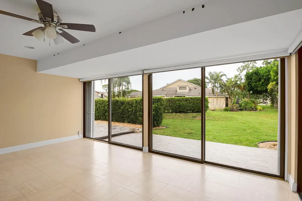 6845 Fountains Circle Lake Worth FL 33467