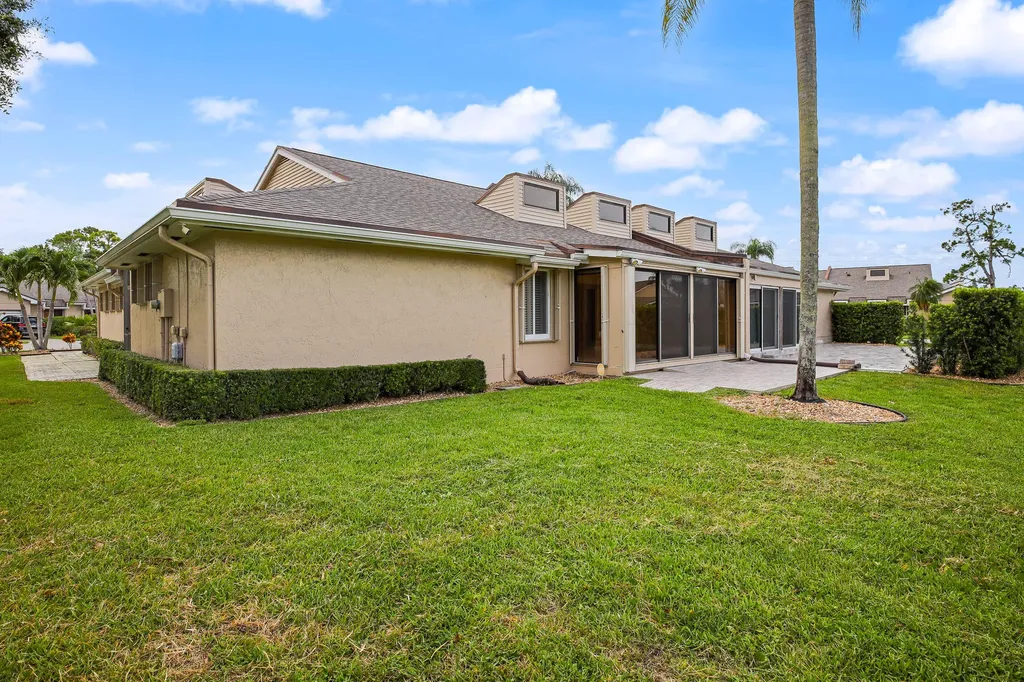6845 Fountains Circle Lake Worth FL 33467