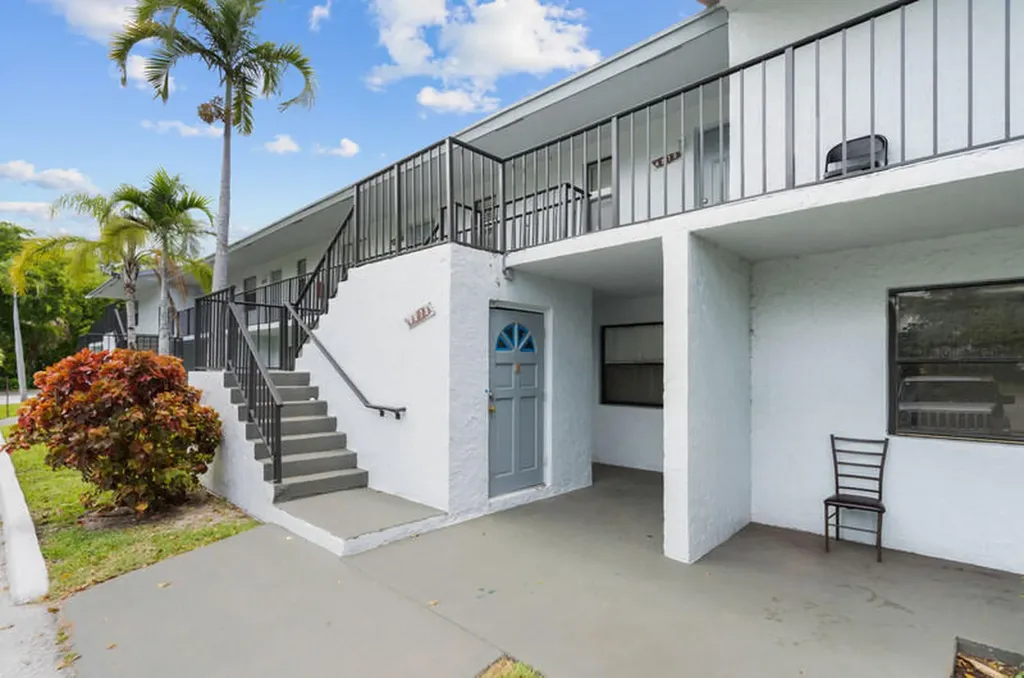 4839 Arjaro Drive West Palm Beach FL 33407