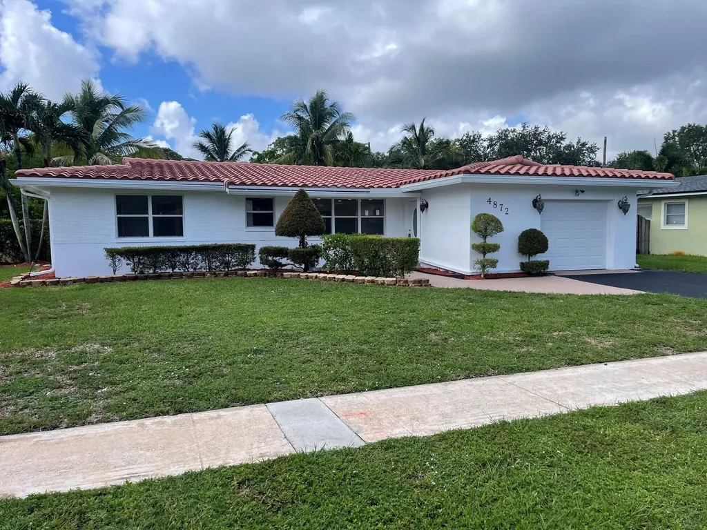 4872 NW 6th Court Plantation FL 33317
