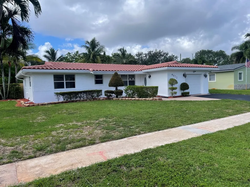 4872 NW 6th Court Plantation FL 33317